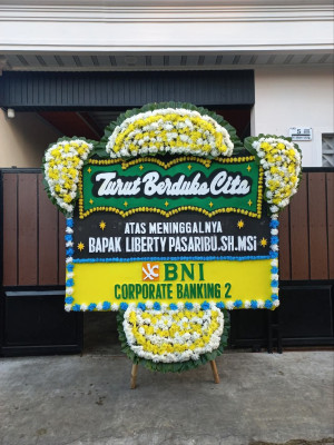 Papan Bunga Duka di Wirogunan