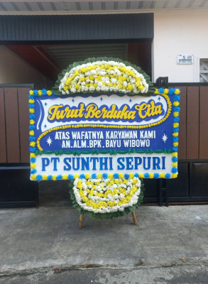 Papan Bunga Duka di Wirogunan
