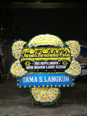 Papan Bunga Duka di Wirogunan